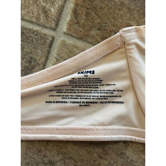 Skims Smoothing Intimates Unlined Strapless Bra Sand Size 34C - Picture 8 of 9